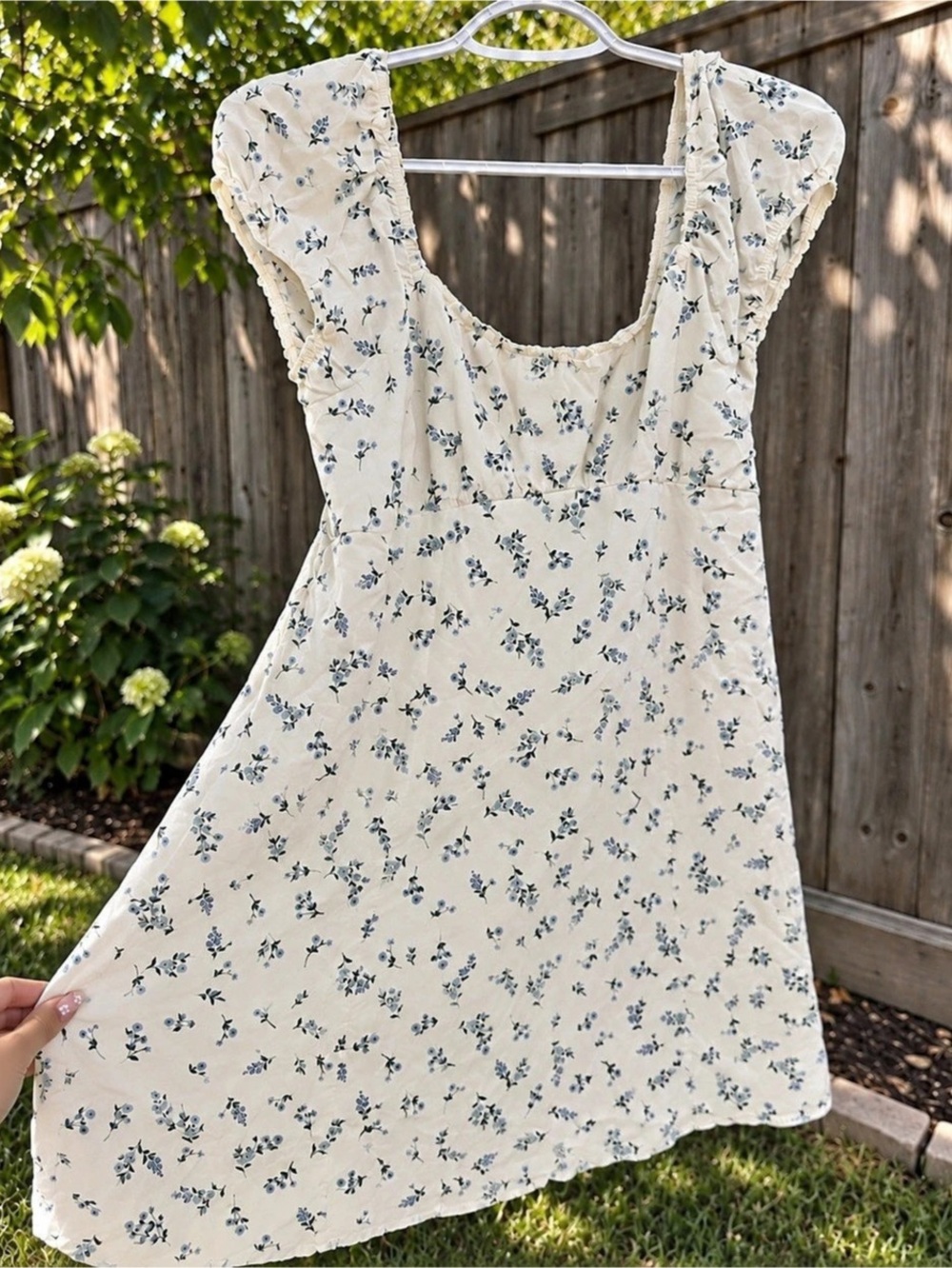 No Boundaries Girls Floral Dress White & Blue Size Large Like New